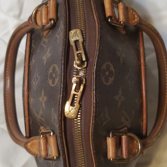 Louis Vuitton Ellipse Handbag - Picture 5 of 16
